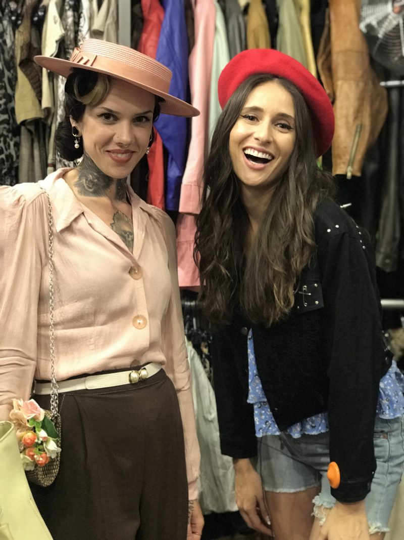 thrift shopping with friends in paris